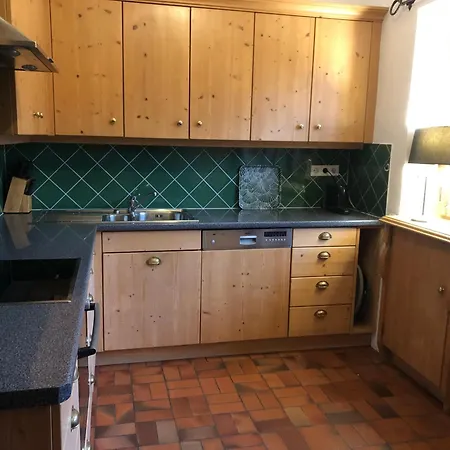 Haus Am Berg 펜션 *